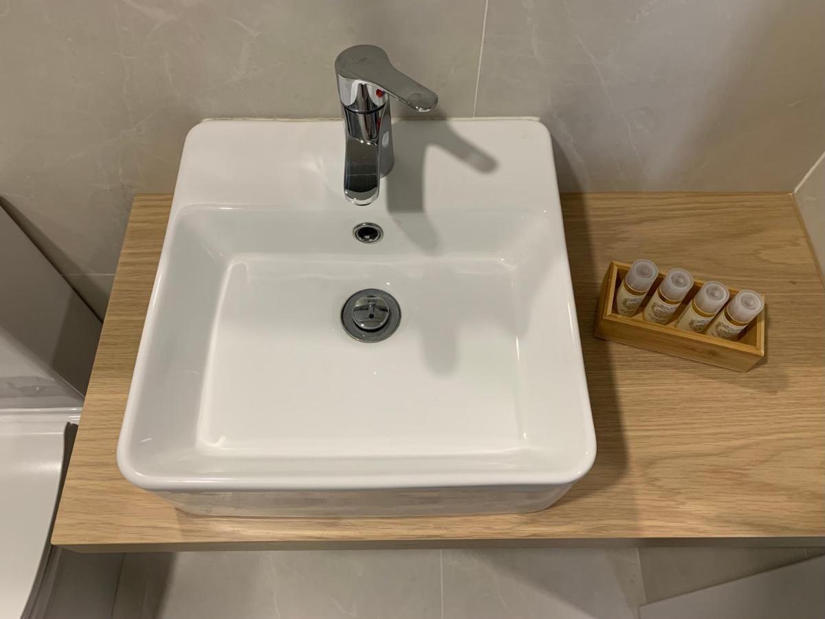 Pharmacia Guesthouse Коимбра Экстерьер фото