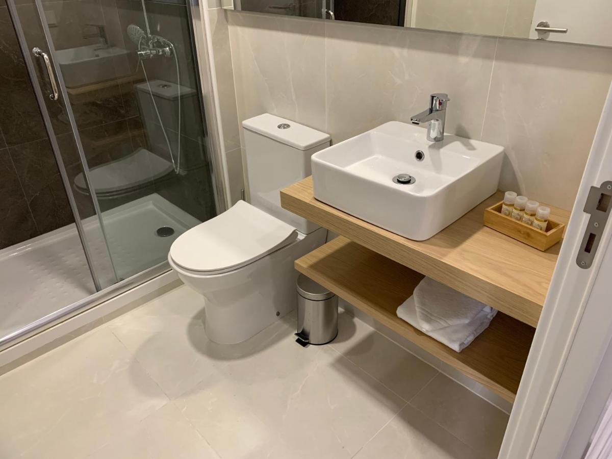 Pharmacia Guesthouse Коимбра Экстерьер фото